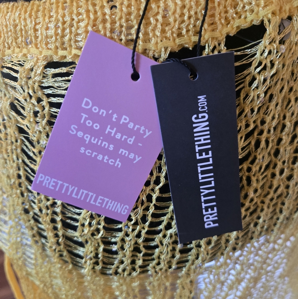 PrettyLittleThing Yellow Crochet Mini Beach Skirt NWTs- Size Large - Picture 2 of 11